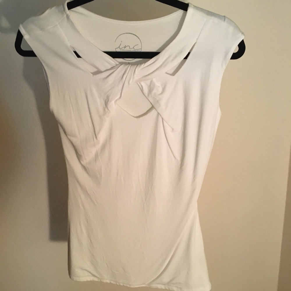 INC International Concepts Twisted Keyhole Top